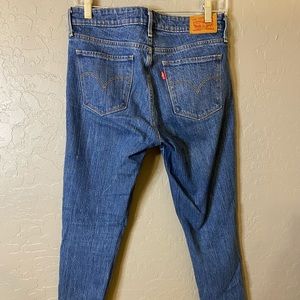 Levi  711 Jeans